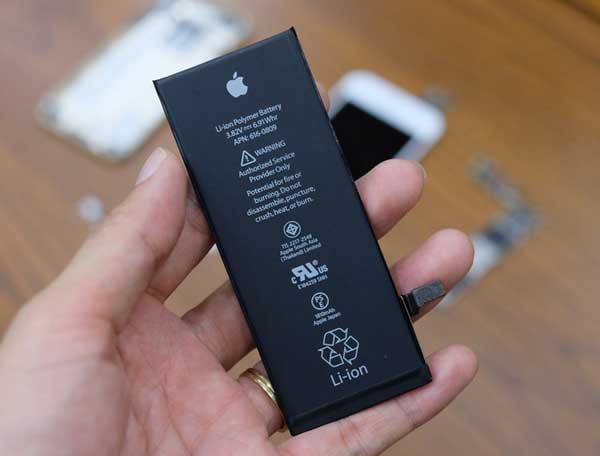 Apple thất thủ vì người dùng thay pin quá nhiều